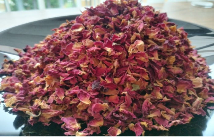Dry Rose Petals / Rosa Cintifolia / 